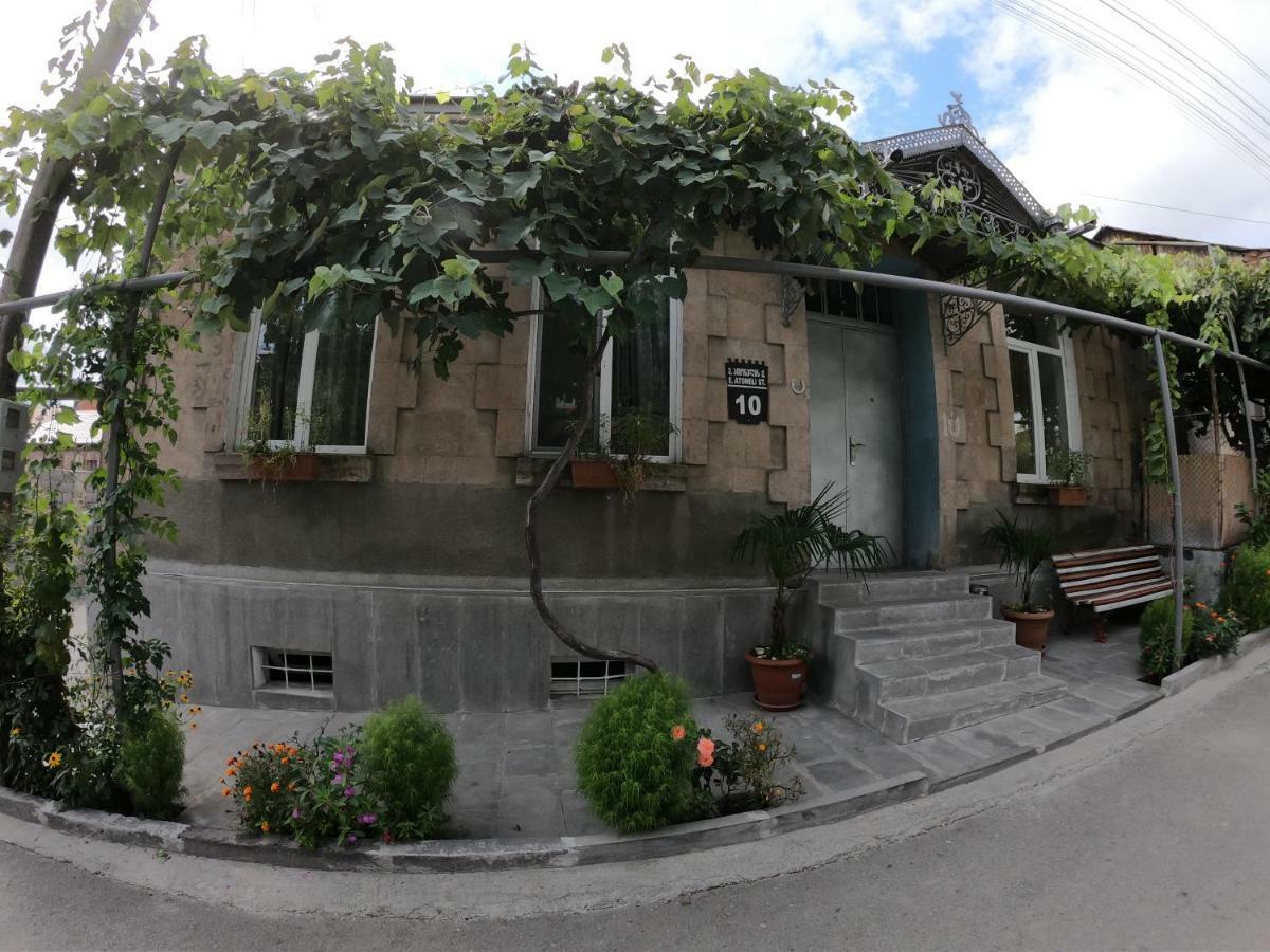 Hotel Host Family Achalziche Exterior foto